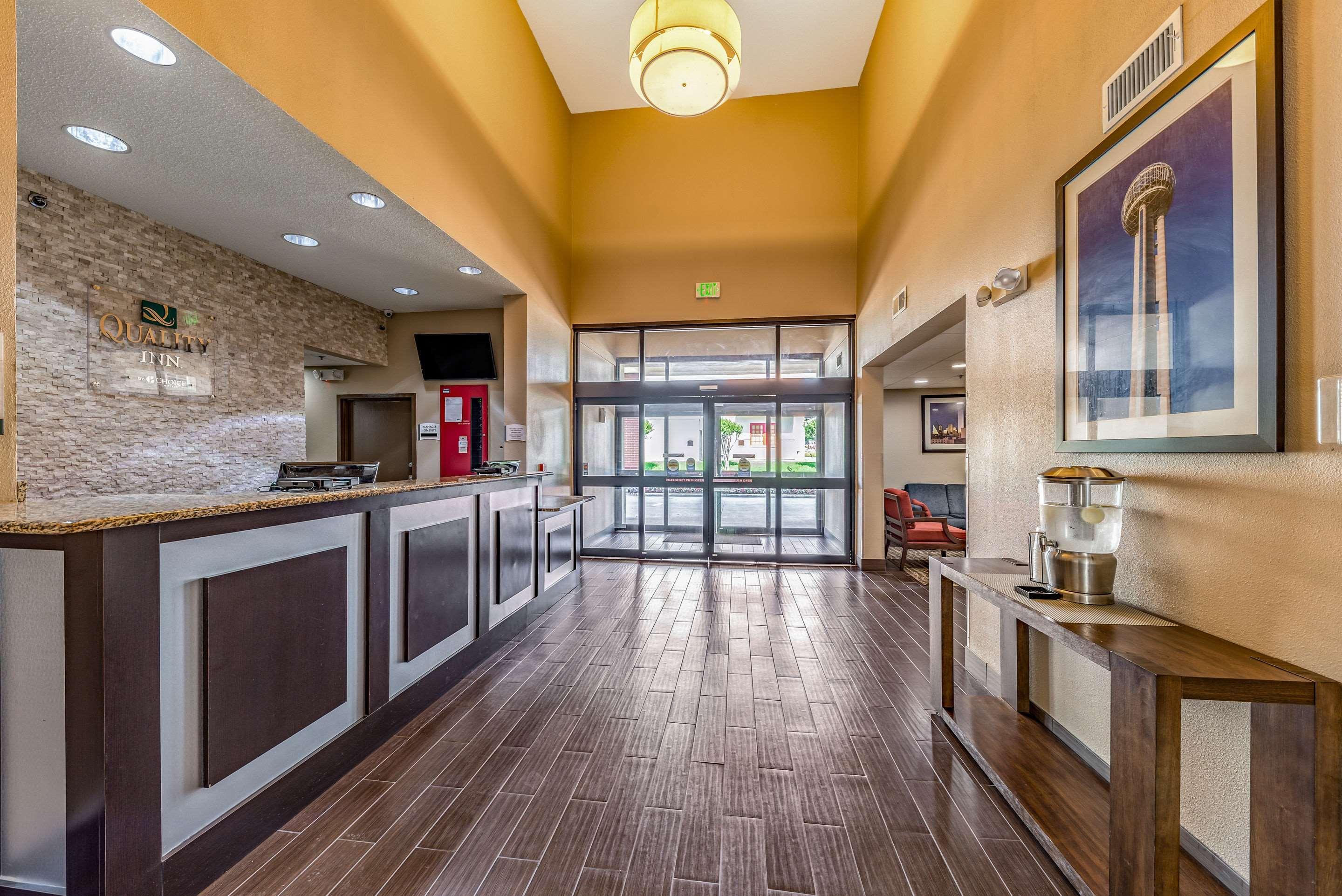 Quality Inn West Plano - Dallas Екстериор снимка
